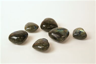 Herzen aus Labradorit